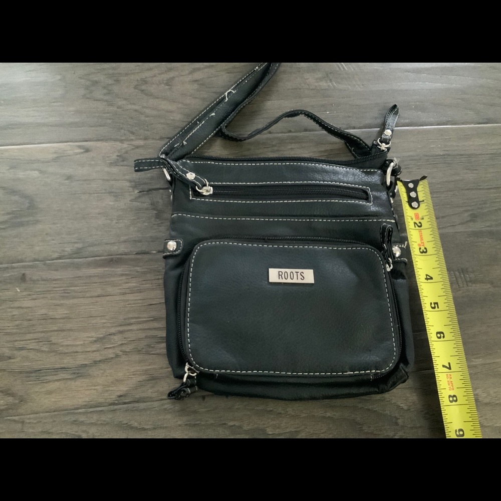 Roots purse